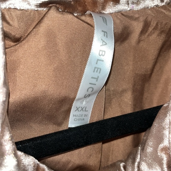 FABLETICS Wander Crushed Velour Cropped Puffer Jacket XXL SOLD OUT - Picture 4 of 9